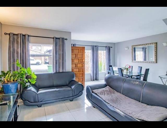 3 BEDROOM TOWNHOUSE FOR SALE IN BRACKENHURST